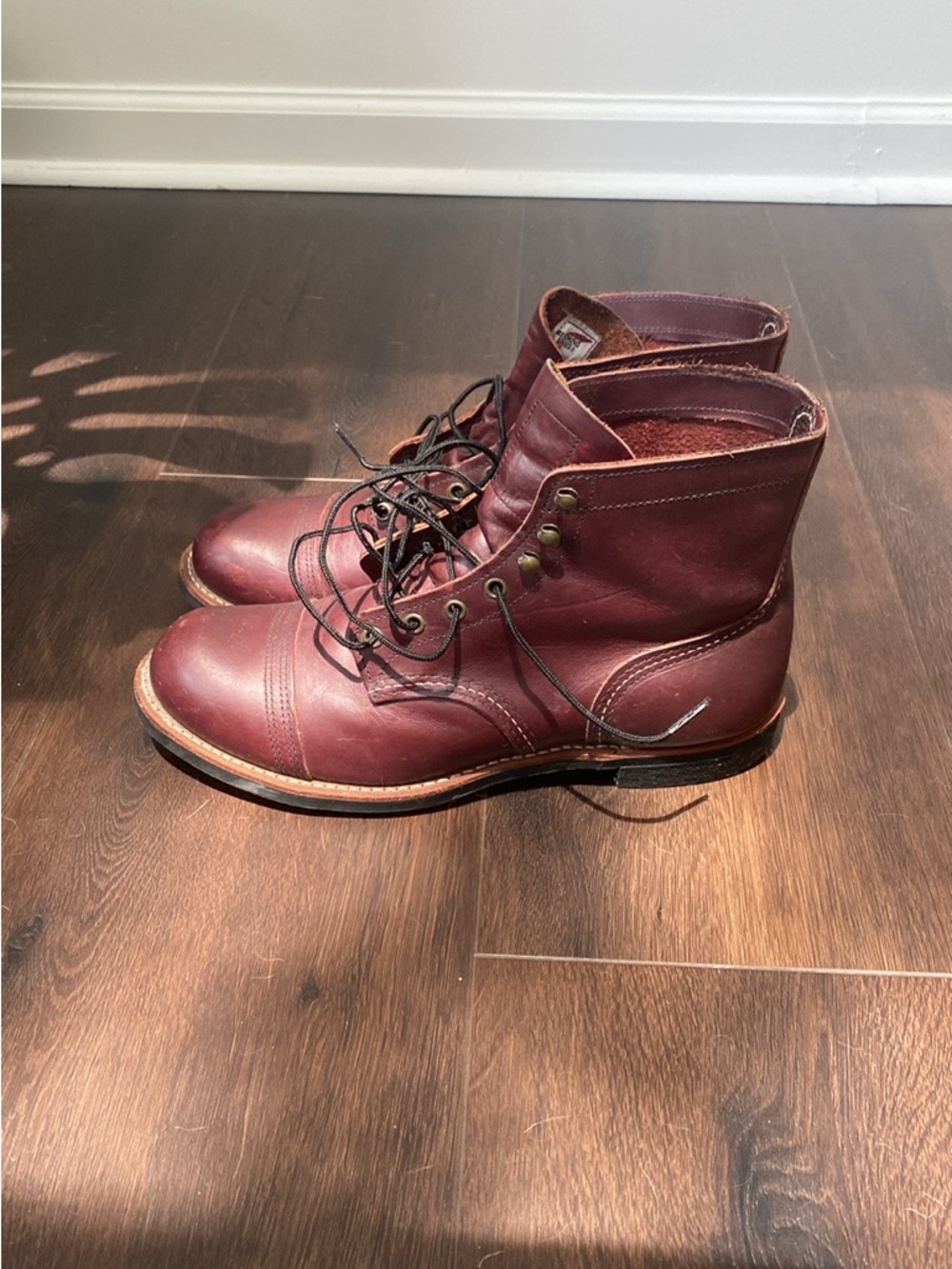 Red Wing Shoes Men's Iron Ranger in Oxblood Leather Lace-Up Boots - Picture 4 of 5